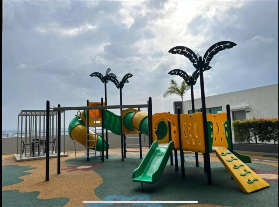 Attractive 3 Bedroom Condo With Pool-D Raudhah Homestay Kajang Zewnętrze zdjęcie